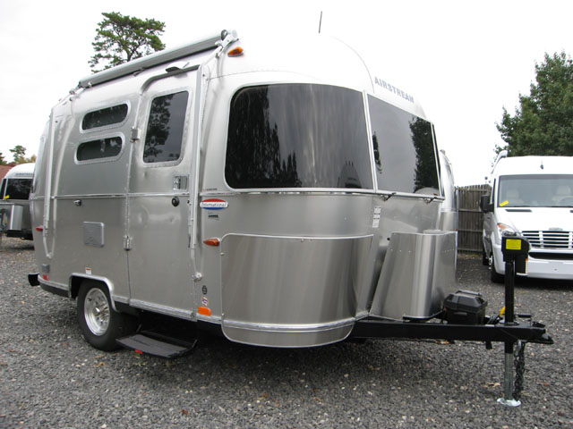 8828 
 
Medium