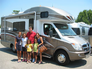 Winnebago Itasca Navion 24H
