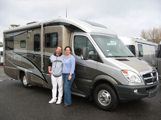 Winnebago Itasca Navion iQ 24DL