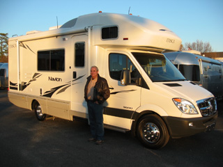 Winnebago Itasca Navion 24H