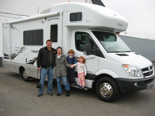 Winnebago Itasca Navion 24H