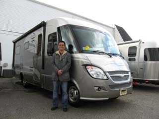 Winnebago Itasca Reyo 25Q