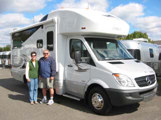 Winnebago Itasca Navion 24J