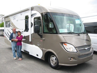 Winnebago Itasca Reyo 25T