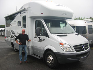 Winnebago Itasca Navion 24J