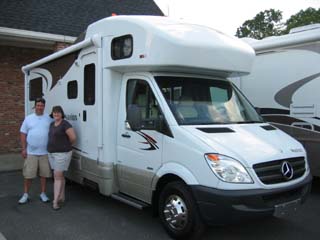 Winnebago Itasca Navion 24J